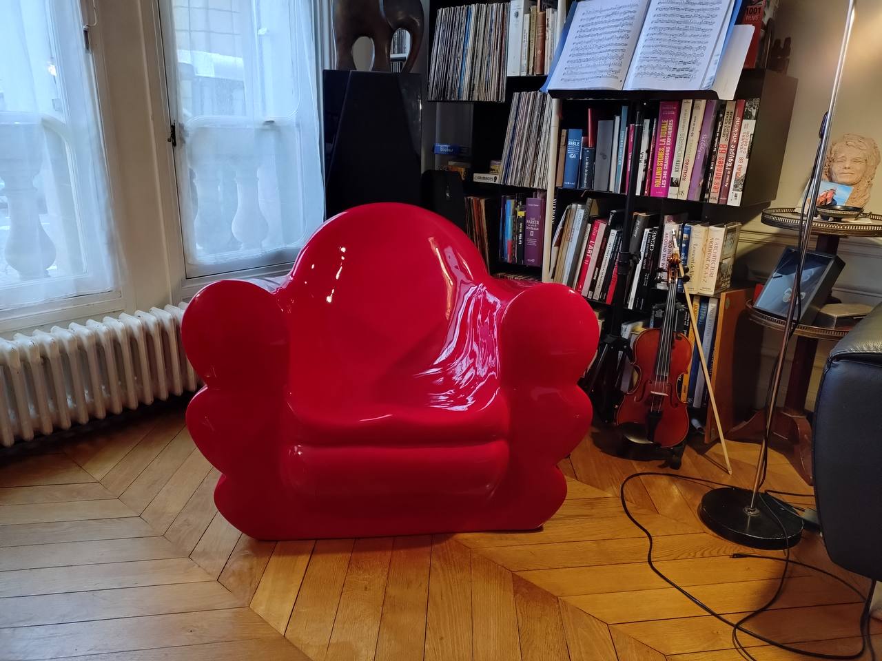 Fauteuil DR rouge — vue de face